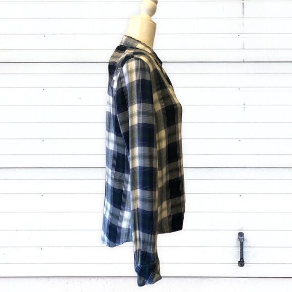 Plaid Button-up Shirt S - Picture 4 of 9